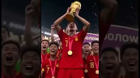 彭啸头槌击门横梁，刘浩帆补射打破比分平局